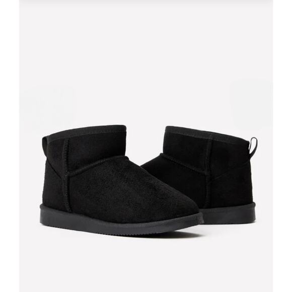 FabKids Black Faux Suede Pull-On Toddler Booties - Size 9 - Picture 2 of 4